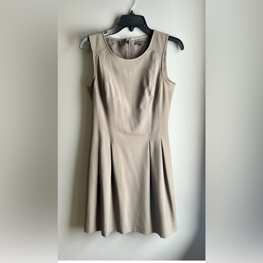 Theory Dress  A-Line Fit & Flare Lined. Olive Green. Sz-2. Excellent Condition